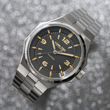 Eclipse E1, 42mm with integrated bracelet