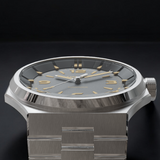 Eclipse E1, 42mm with integrated bracelet